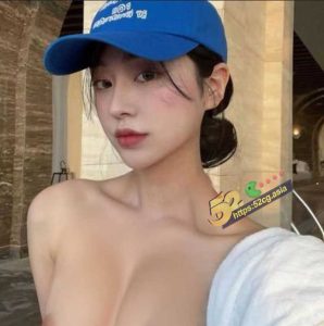 韩国极品巨乳母狗 李贤真 游泳池极限露奶  私底下是富二代的泄欲肉便器 撅着屁股被爆操