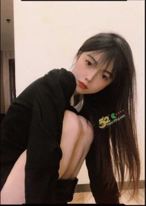 南京财经大学女神级校花 张伊婧 遭渣男泄密  人前女神人后母狗 非常反差