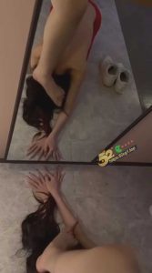 又是羡慕有钱人的一天  极品高颜值小母狗  被镜前踩头 魅惑眼神拉丝口交 你能顶几分钟