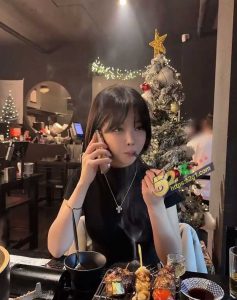 韩国前女团成员 sunwall95  4月份最新  KTV被富二代投资人灌醉玩弄  用啤酒洗澡 被操的不醒人事