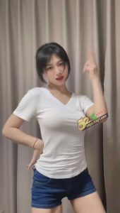 女律师搞擦边火上热搜 不但自己擦还教唆其他人擦边 还蹭上海女老师张越的热度