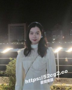零零后粉嫩女友 已调教成小母狗 穿着制服享用着她稚嫩的肉体