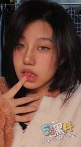 知名公交车王梅君～上海城建职业学院21届环境艺术专业母狗  只要鸡巴大就可以随意约操