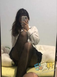 山东房地产销售员赵倩～逆天大长腿白嫩又性感 两个大奶子软润饱满 真是绝了啊！