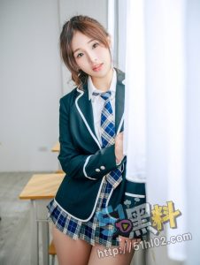 老师学生一起冲 小情侣教室玩刺激被抓 变态老师要求3P狂操！