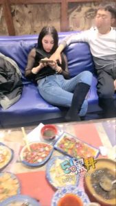 KTV大战闷骚少妇~卫生间爆操颜射  边抽插边喷水诱人至极！