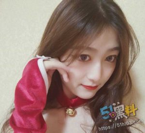 上海吴婷婷被圈养的大学生 人前清纯校花人后反差母狗 大量淫照合集