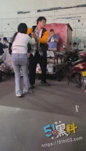 河南外卖小哥拼命跑单养女友 女友却拿着这血汗钱点男模还被干到怀孕！