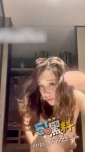 河南郑州HanXun乱伦姑姑 经常趁虚而入 让姑姑口爆再内射爽歪歪！