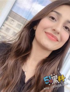 前凸后翘豪放少女 与男友出租屋激情操逼 骚逼急切的想要吞屌