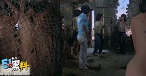 香港电影【打蛇】完整视频！大陆偷渡客被抓后 女的被轮奸虐待！