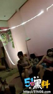 真实记录云南边境300元选妃  异域风情少女被全力进攻！