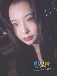 初恋般的感觉！精湛的技术给男友口 美乳不大不小刚刚好～