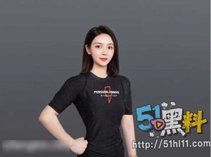 长沙蜜桃臀健身美女 穿着情趣网袜勾引教练 还让教练拍下来！