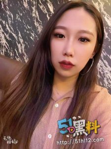 大奶嫩妹的日常训练～各种行为展示淫荡自拍 扭的也非常骚！