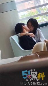 天津咖啡馆眼镜妹给男友打飞机 VS 塔吊机高空做爱 大家觉得哪个更胜一筹？