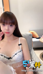 大学清纯校花下海黄播   直播间淫语对白骚气十足！