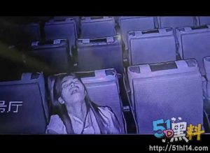 真厉害！电影院情侣做爱监控画面 这也太销魂太刺激了吧！