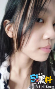 江苏大学徐姝涵 清纯妹子为大家展示骚穴 张开双腿只等你来操