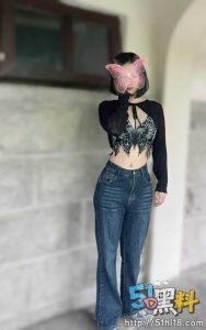 杭州小学美术老师张若薇 钟爱被羞辱 主动要求拍摄各种淫照和视频～