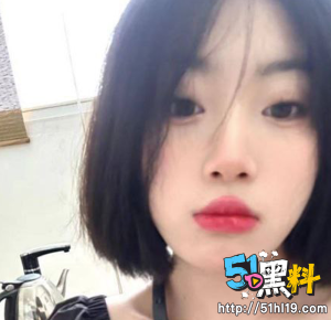 曝光前女友张梦欣的做爱视频  骚逼里插着别人的鸡巴  还口口声声的说爱我！