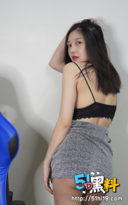 清纯系天花板Ndream 与男友的性爱生活揭秘   调教跪舔肉棒 合集视频！