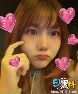 安徽大学清纯学生妹张思蕊 与男友各种姿势打桩性爱  骚穴都干到拉丝了!