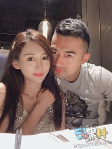 安徽夫妻日常性爱自拍被手机店店员流出！大力抽插搞得沙发都湿透了～