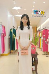 越南知名奥黛女模 宋成香 不雅视频泄密 毒龙口爆舔屁眼肆意玩弄 ！