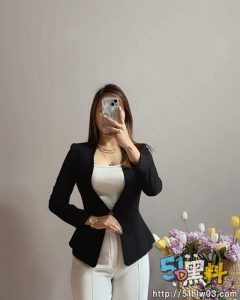 北京招商银行高管廖飞创业！成熟人妻因债务下海 没想到有一天还能玩上高知识份子！