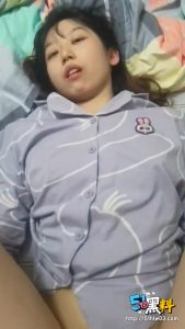 广西清纯女大学刘佳 酒店被渣男三洞齐开”你再快点 啊啊啊“