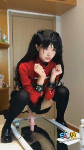 网红福利姬Cosplay远坂凛 定制私拍 镜子反射骑乘假阳具 画面十分销魂！
