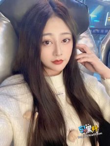 广州夜场DJ宋依娜 混乱的私生活曝光 酒吧约小鲜肉视频流出!