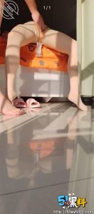 大年初二把小妈操了 趁爸爸不在和小妈偷情 射了小妈满身精子～