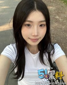 湖南大学王瑾瑜娇滴滴却让人大跌眼镜 人后竟是如此饥渴～