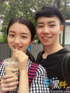 清纯学生妹情侣私拍流出！小两口竟然玩这么花～