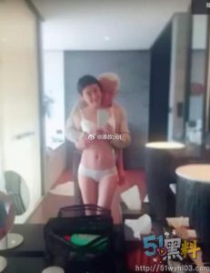 80岁老登提枪上马！台湾富商曹金诚和干女儿单中华奸情被爆！