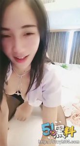 性感少女约啪金主！拍下视频被金主发到网上遭疯传！