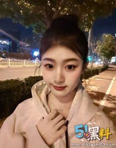 气质女神吴婷婷私密视频流出！清纯外表下竟如此放纵？