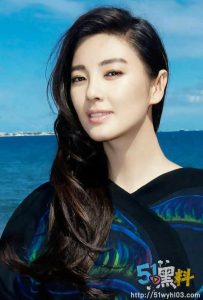 AI换脸张雨绮被教练猥亵！黑丝美腿透明泳装诱人至极～