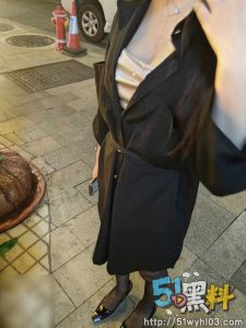 和老板逛街趁机把她上了 真不愧是少妇 这也太性感了