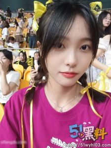 江苏某学院学妹和男友开房视频流出！没想到清纯外表下竟如此放荡～