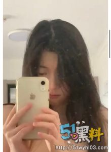 网红泡泡糖自拍视频流出！性感身材诱惑引来无数网友围观～