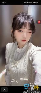 性感美少女酒店激情运动 与闺蜜聊天分享性爱过程尺度真大