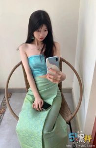 白虎骚逼的清纯可人的乖乖女 私密视频娇喘不断