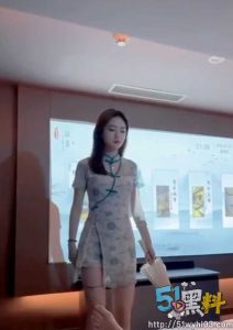 美艳技师舞蹈诱惑大哥 为了抱上大腿她使出了浑身解数