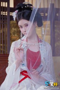 仙气古风美人缠绵悱恻，妩媚风情令男友欲罢不能