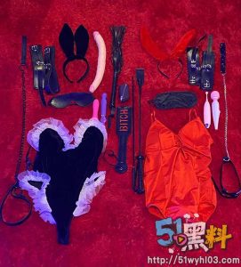 患有性虐待女友请求男友花式调教  各种姿势如同母狗