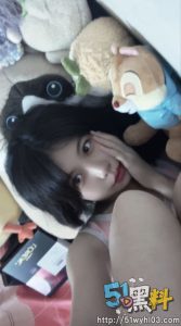 清纯学生妹私拍福利流出 没想到她还有这么放荡的一面