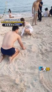 这就是在中国！外国美女三亚丢钻戒！被阿姨捡到归还